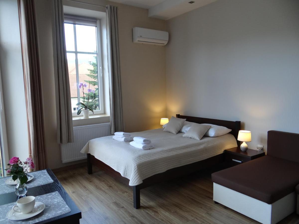 אוסטראון The Lion Rooms מראה חיצוני תמונה