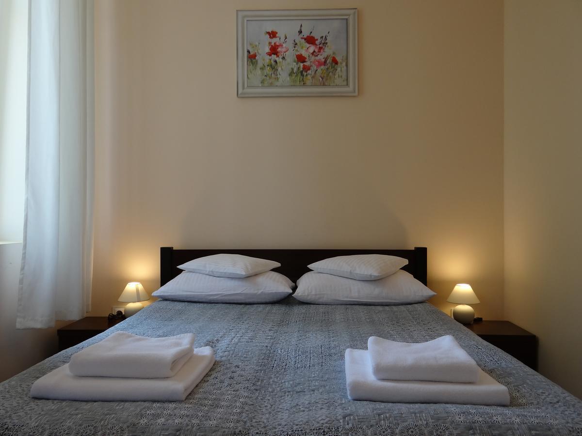 אוסטראון The Lion Rooms מראה חיצוני תמונה